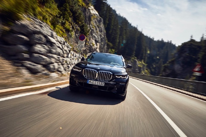 点击大图看下一张：the new BMW X5 xDrive 公路旅行片一套 ​​​​