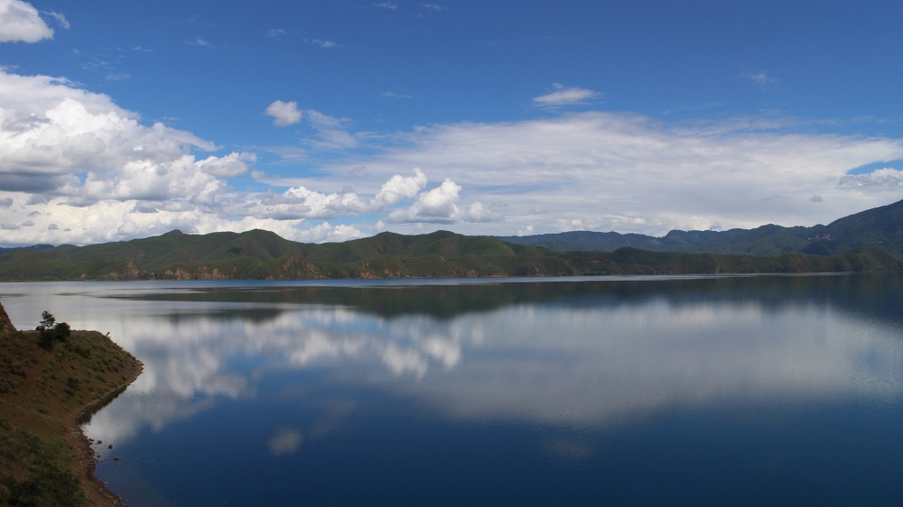点击大图看下一张：唯美泸沽湖自然风光图片欣赏