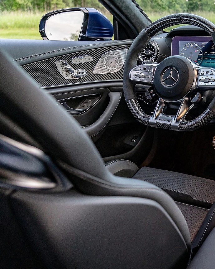 点击大图看下一张：2019 MercedesAMG GT53 我还是更喜欢帕梅
