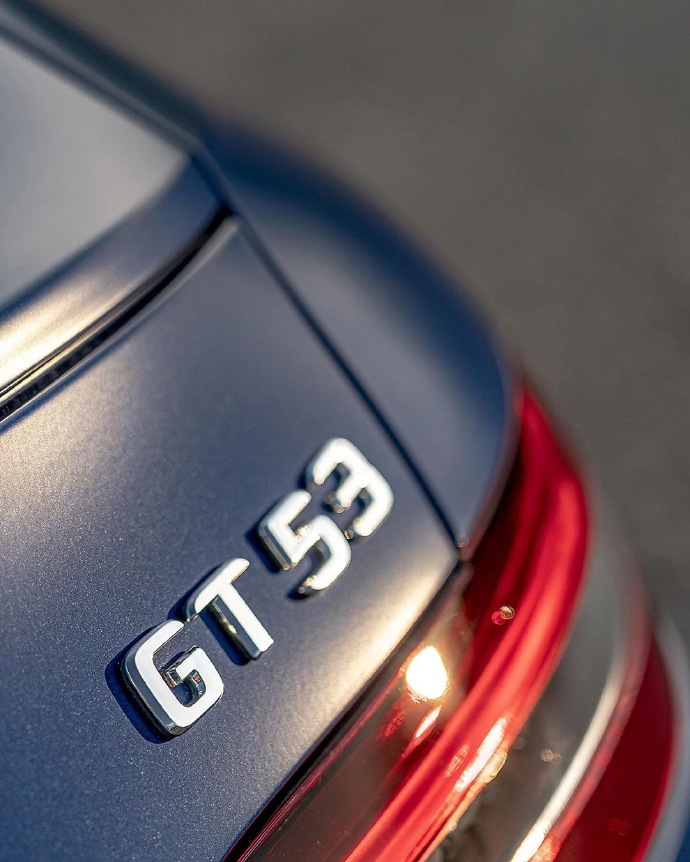 点击大图看下一张：2019 MercedesAMG GT53 我还是更喜欢帕梅