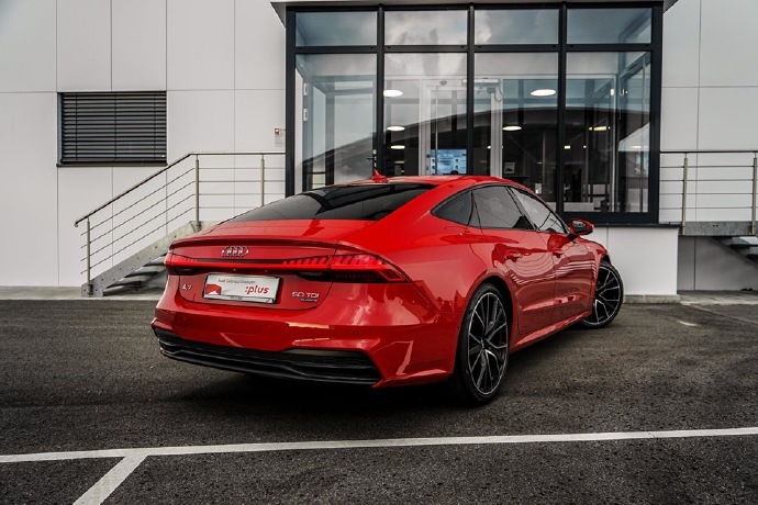 点击大图看下一张：一组红色帅气的Audi A7 Sportback