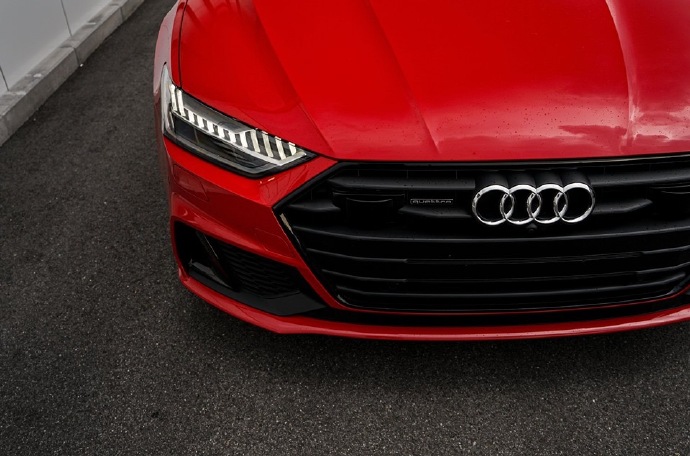 点击大图看下一张：一组红色帅气的Audi A7 Sportback