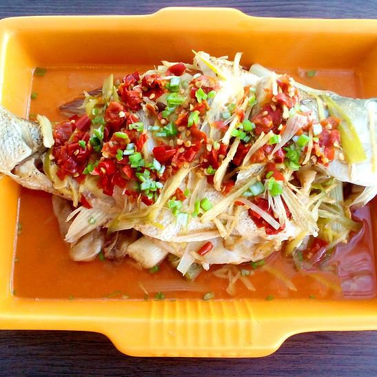 点击大图看下一张：超级美味可口的湘菜鲈鱼图片