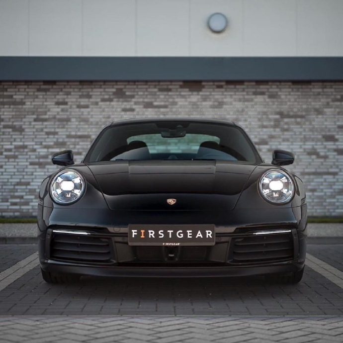 点击大图看下一张：一组黑色帅气的Porsche 911  992 4S Coupé