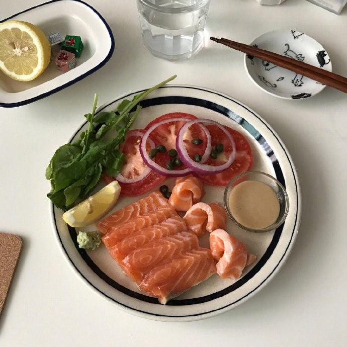点击大图看下一张：一组新鲜美味的三文鱼图片欣赏