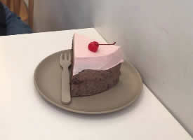 一组精美香甜的草莓蛋糕图片