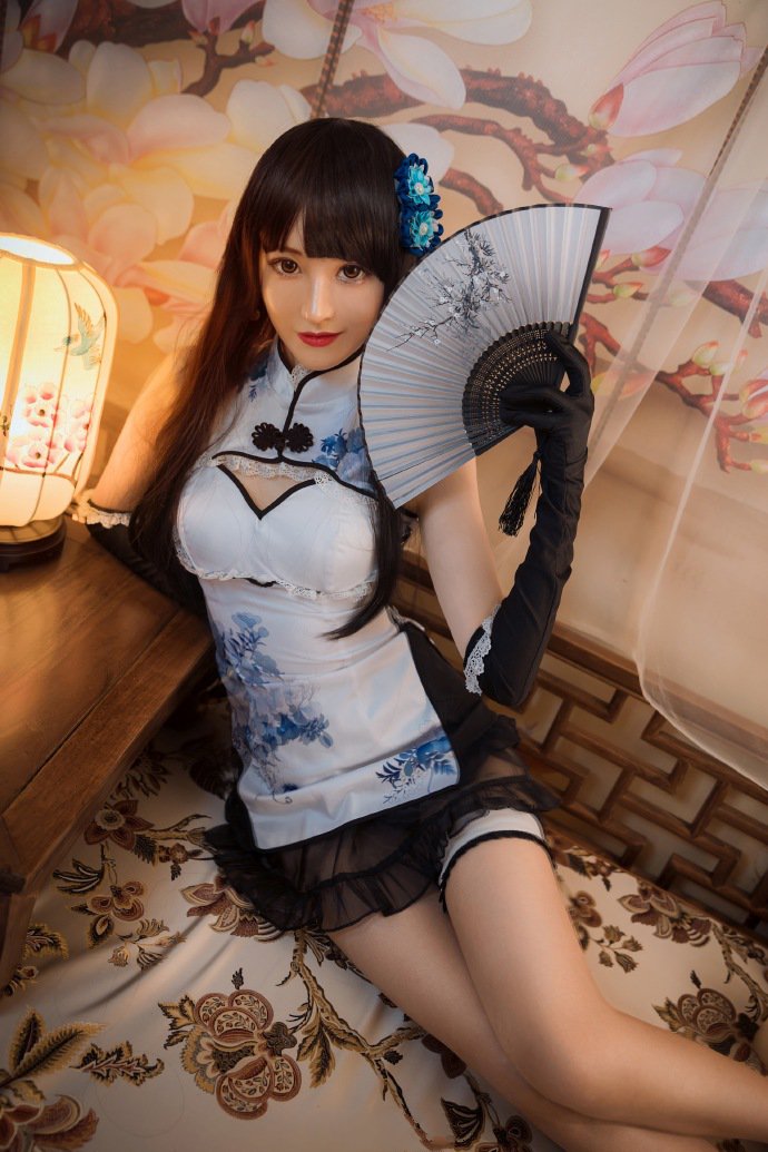 点击大图看下一张:一组cos性感的艳娘幻梦谭图片欣赏