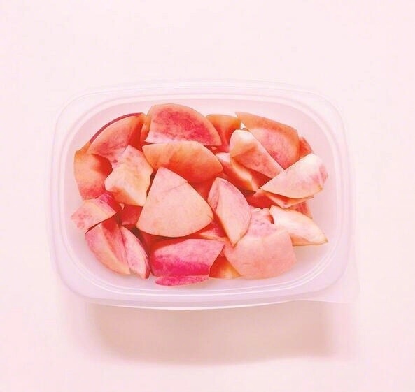 点击大图看下一张：一组粉红可口的桃子图片