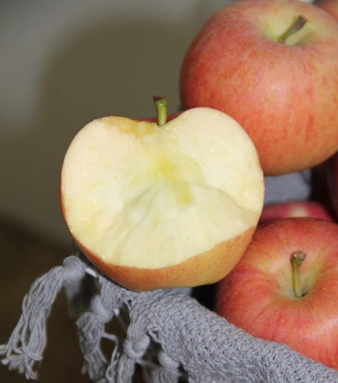 点击大图看下一张：一组香甜爽脆的苹果图片