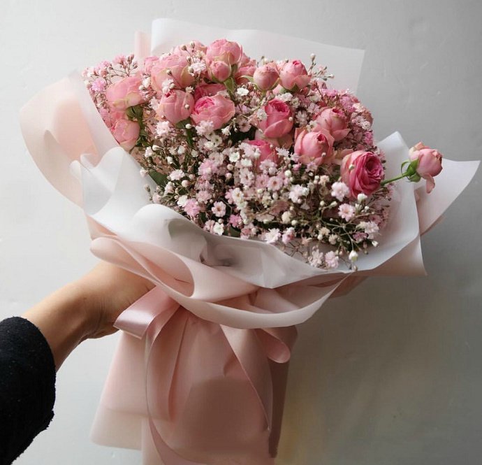点击大图看下一张：最懂女孩心的粉色系花束