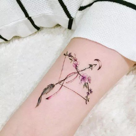 点击大图看下一张：小清新弓箭纹身 11款小清新的花卉弓箭纹身图片