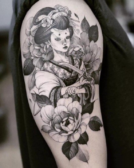 点击大图看下一张：日本艺妓纹身-台湾纹身师Kubrick的纹身作品分享