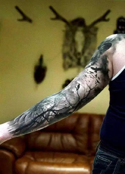点击大图看下一张：手臂上的9款帅气黑灰森林树木纹身作品图案