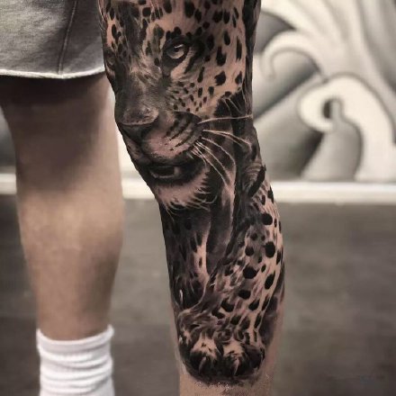 点击大图看下一张：膝盖纹身 纹在膝盖上的9款个性花纹身图案