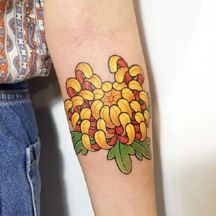 点击大图看下一张：菊花刺青 9款传统风格的各部位菊花纹身图案