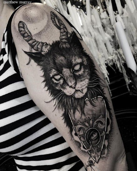 点击大图看下一张：暗黑风格的9款猫纹身图案作品