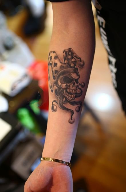 点击大图看下一张：徐州纹身 徐州刺入魂纹身的一组9款小纹身图片