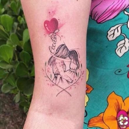 点击大图看下一张：母爱纹身 表达母爱亲情的9款创意纹身图案