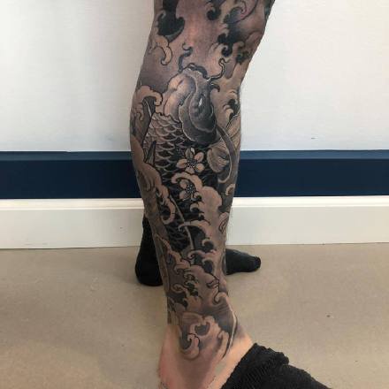 点击大图看下一张：纹身鲤鱼图片 包臂包腿的传统9款大鲤鱼纹身图片