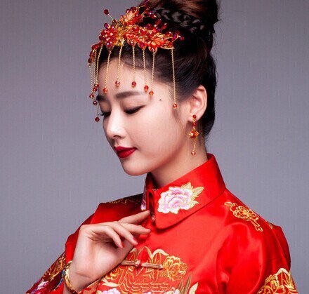 点击大图看下一张：中式新娘发饰，只想和你执子之手与子偕老