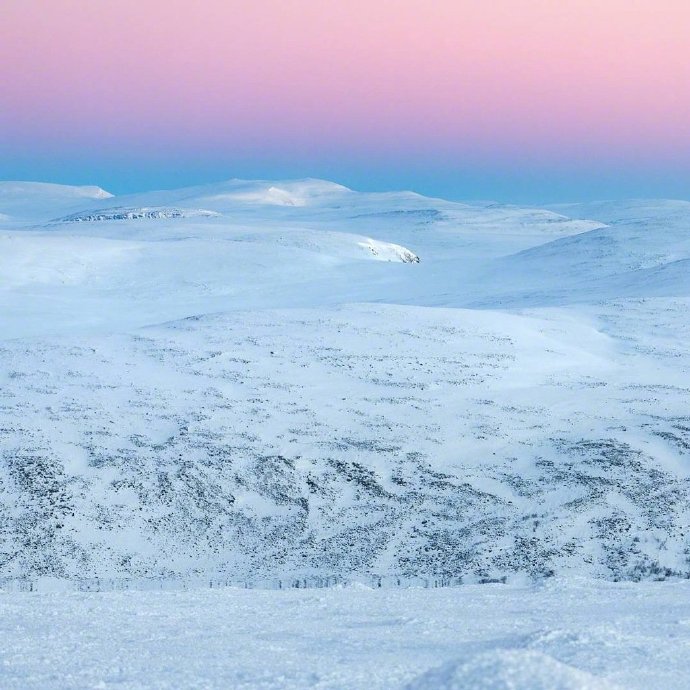 点击大图看下一张：一组唯美的雪景高清图片欣赏
