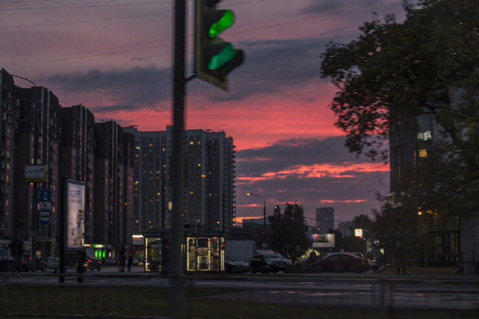 点击大图看下一张：一组美丽的莫斯科黄昏美景图片欣赏