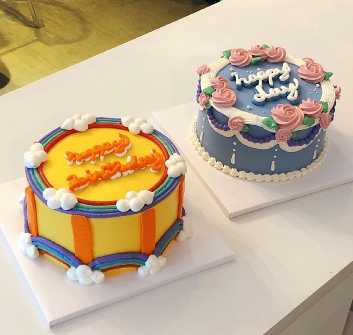 点击大图看下一张：庆祝场合专属的满满少女心蛋糕