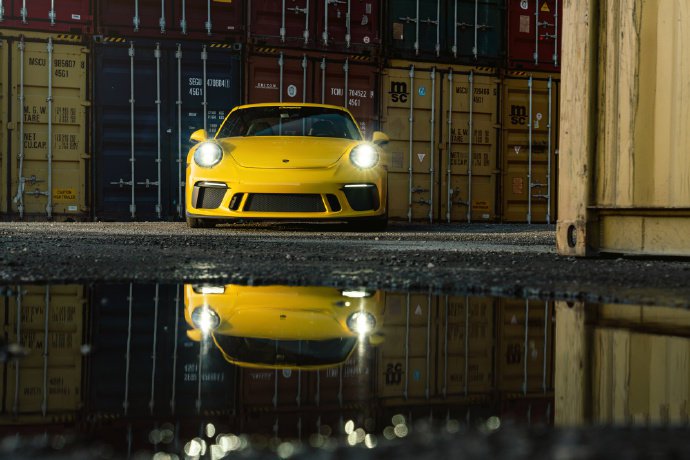 点击大图看下一张：保时捷911 GT3 Touring，颜值在线