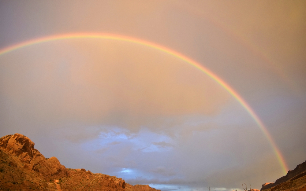 点击大图看下一张:唯美绚丽的彩虹高清图片