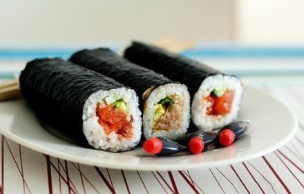 点击大图看下一张：精致美味的寿司图片