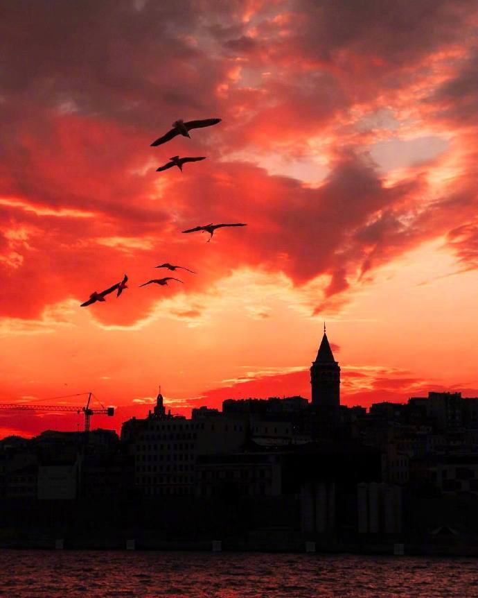 点击大图看下一张：伊斯坦布尔的黄昏