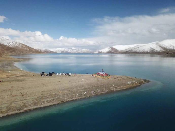 点击大图看下一张：西藏羊卓雍错原生态美景