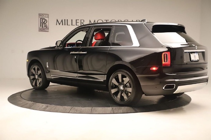 点击大图看下一张：一组帅气的2020 Rolls-Royce Cullinan ​​​​