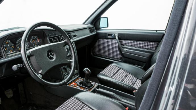 点击大图看下一张：情怀无价 Mercedes 190 E 2.5-16 Evo II