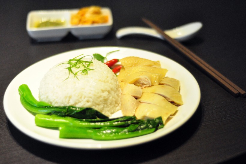点击大图看下一张：制作简单的粤菜美味白切鸡图片