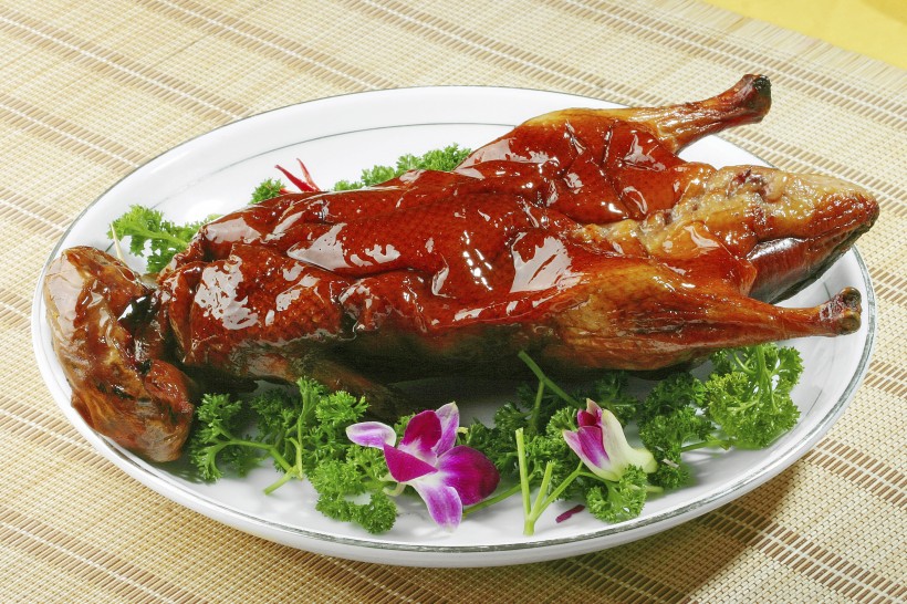 点击大图看下一张：闻名于世的粤菜广式烧鹅图片