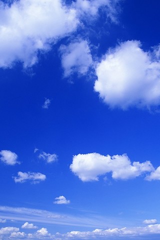 点击大图看下一张：一组蓝天白云精美手机壁纸图片