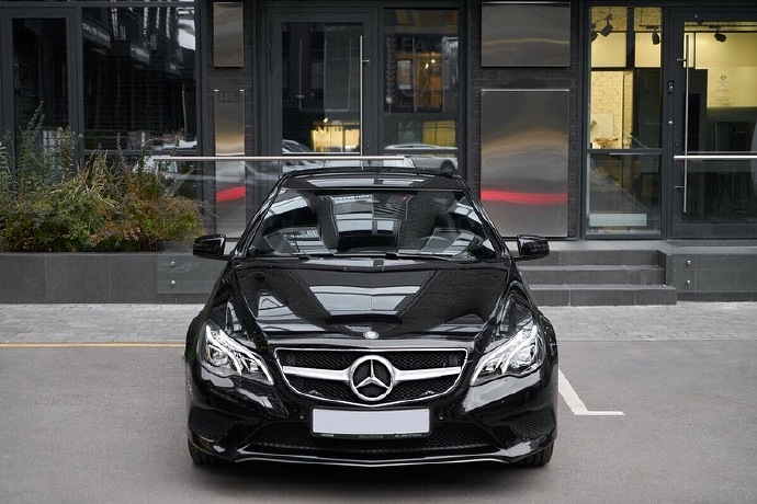 点击大图看下一张：一组2014 Mercedes-Benz E200图片欣赏