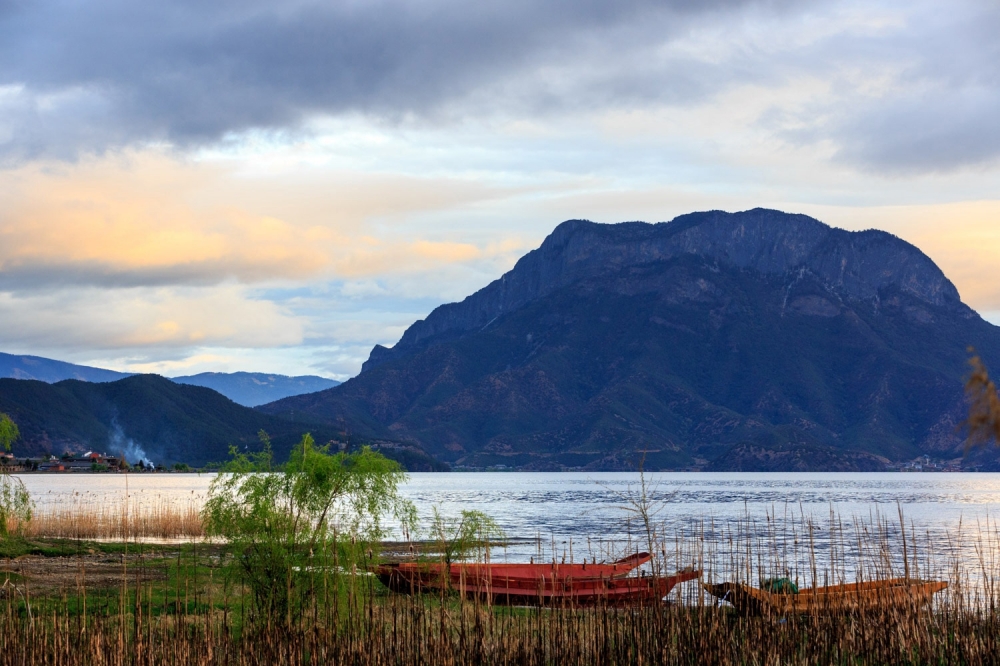 点击大图看下一张：神秘的泸沽湖风景图片欣赏