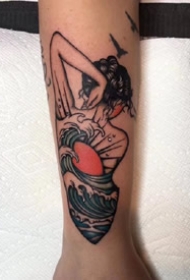 一组美丽的彩色女生背影手臂纹身图案