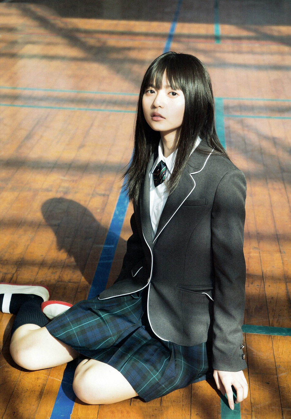点击大图看下一张：日本少女斋藤飞鸟制服写真图片