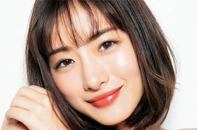 点击大图看下一张：石原里美俏皮甜美写真图片