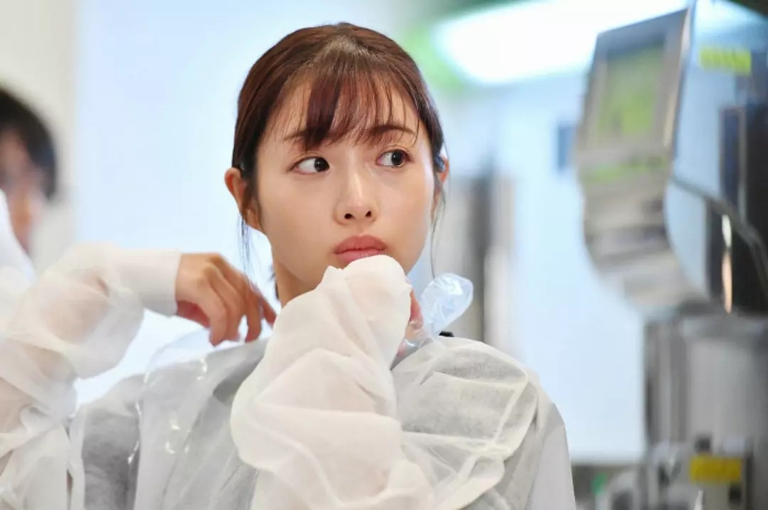 点击大图看下一张：石原里美《非自然死亡》图片