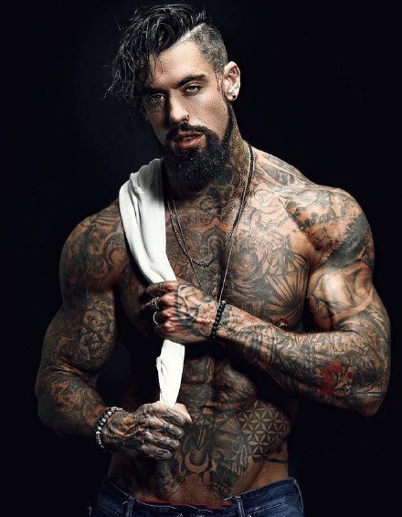 点击大图看下一张：纹身型男 9款超帅的纹身帅哥摄影作品图片
