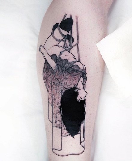 点击大图看下一张：捆绑SM女郎的一组个性纹身图案
