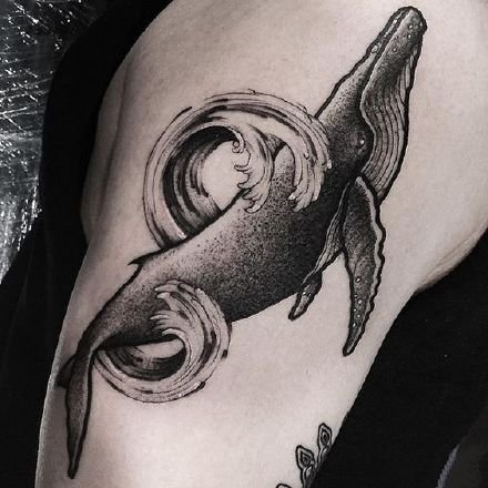 点击大图看下一张：纹身鲸鱼 9款大海中的蓝鲸等好看鲸鱼纹身图片