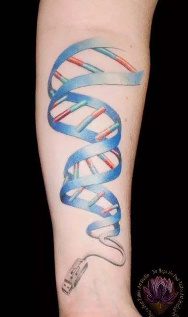 点击大图看下一张：基因链纹身 26款好看的基因链符号主题的纹身图案