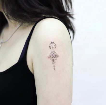 点击大图看下一张：女生纹身 适合小仙女们的9款小清新纹身图片