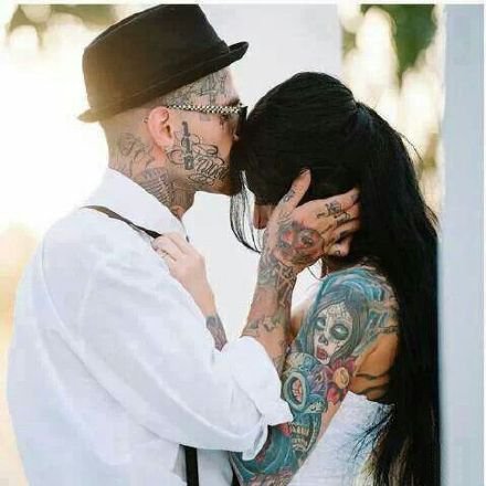 点击大图看下一张：纹身新娘 那9款嫁给爱情的穿婚纱的纹身女郎图片