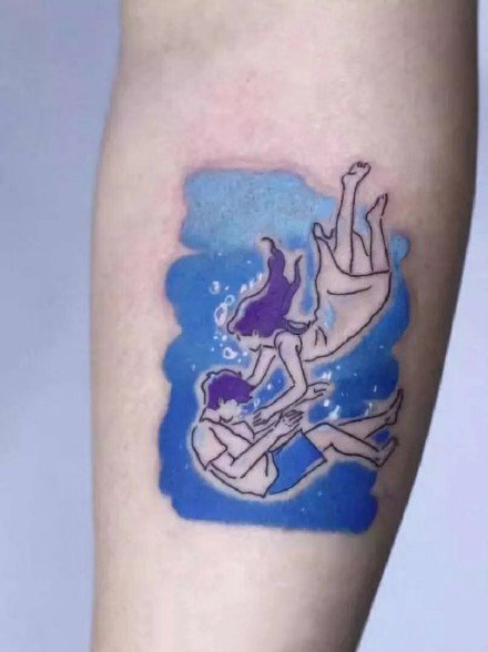 点击大图看下一张：治愈系的一组蓝色纹身作品图片